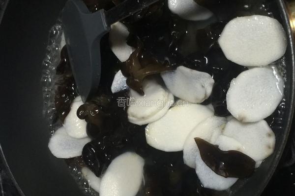 淮山炒木耳的做法图解3