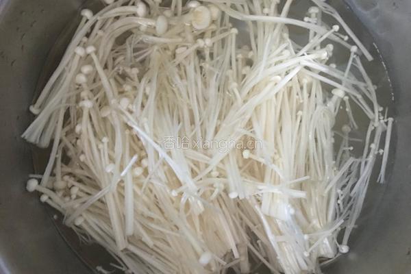 酸汤金针肥牛的做法图解4
