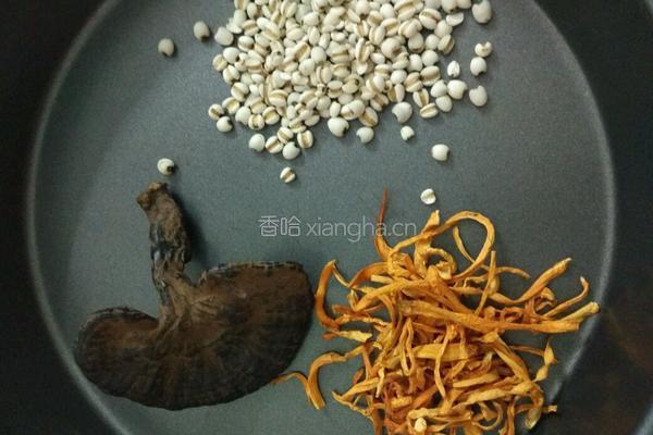 灵芝排骨汤的做法图解3