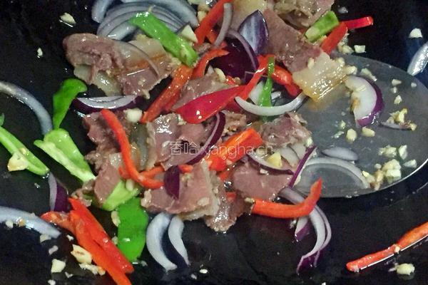 熏肉炒大蒜的做法图解5
