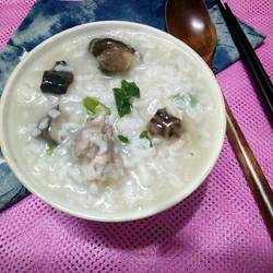 香菇鸭肉粥的做法[图]