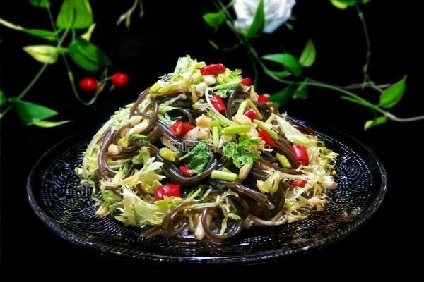 苦菊拌蕨根粉