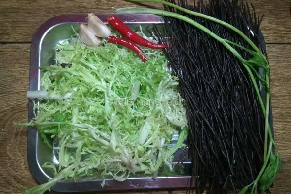 苦菊拌蕨根粉的做法图解1