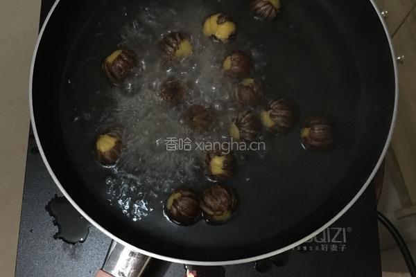 粟子炆鸡的做法图解2