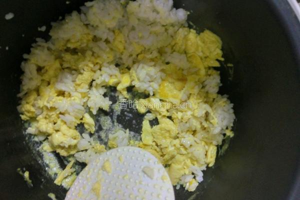电饭煲蛋炒饭的做法图解6