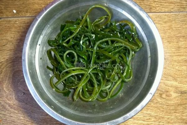 豆腐海带汤的做法图解1