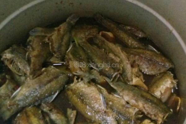 酱焖酥鲫鱼的做法图解7