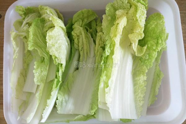 火腿炖白菜的做法图解2