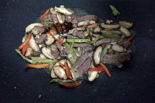 蘑菇炒牛肉的做法图解7