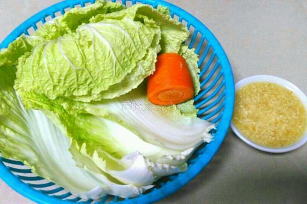 清炒白菜的做法图解1