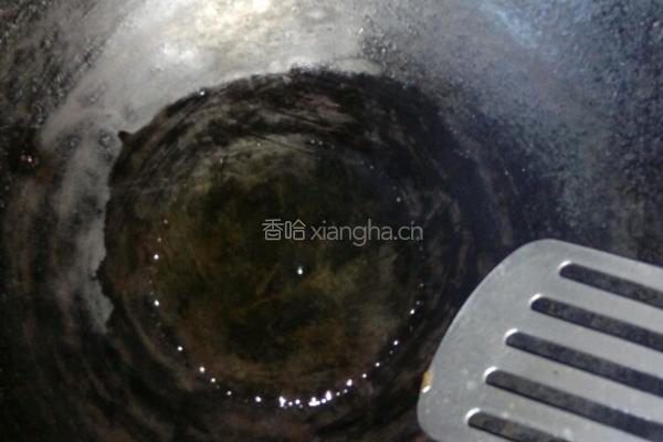 香肠炒青椒的做法图解3