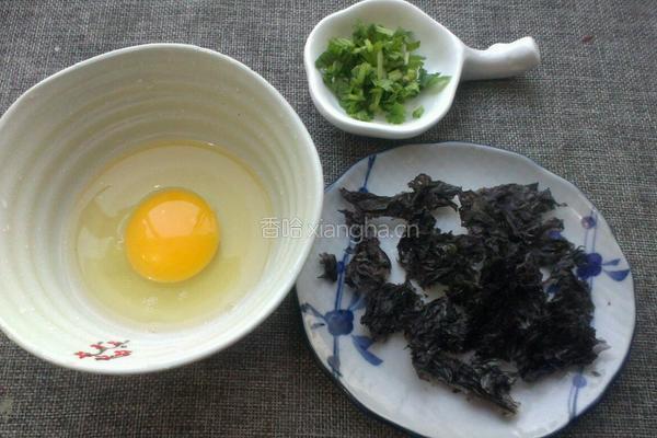 鸡蛋紫菜汤的做法图解1