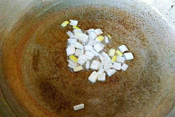 菠萝虾仁的做法图解5