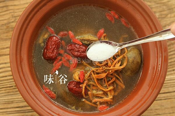 虫草鸽子汤的做法图解5