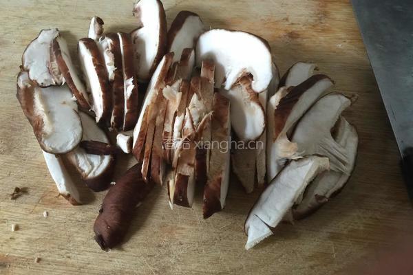 牛肉饺子馅的做法图解1