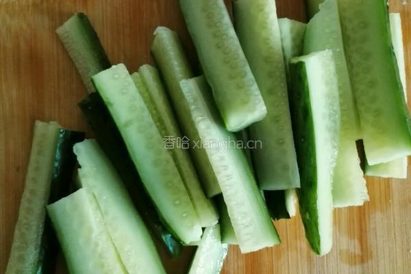 腌制黄瓜条的做法图解1