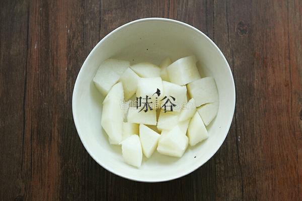 百合雪梨银耳糖水的做法图解4