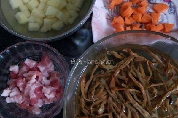 黄花卤刀削面的做法图解2