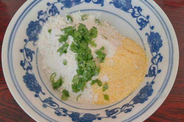 玉米面煎饼的做法图解2
