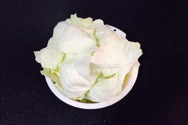 卷心菜炒饭的做法图解1