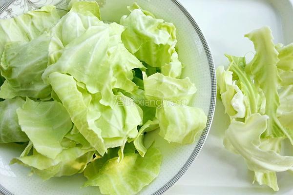 圆白菜回锅肉的做法图解3