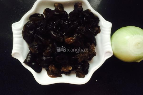木耳洋葱的做法图解1