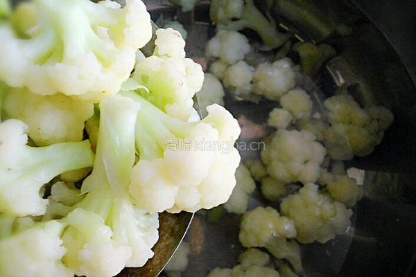 清炒菜花的做法图解5