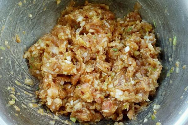 红萝卜冬菇肉馅饼的做法图解9