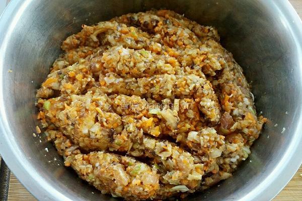 红萝卜冬菇肉馅饼的做法图解11