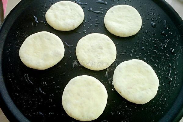红萝卜冬菇肉馅饼的做法图解21