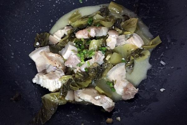 酸菜炖五花肉的做法图解9