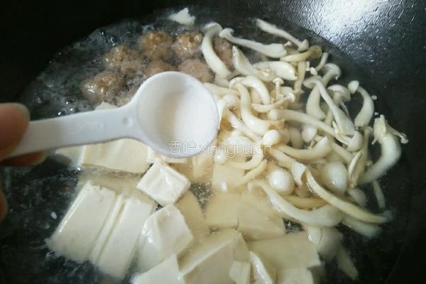 鲜菇豆腐汤的做法图解8