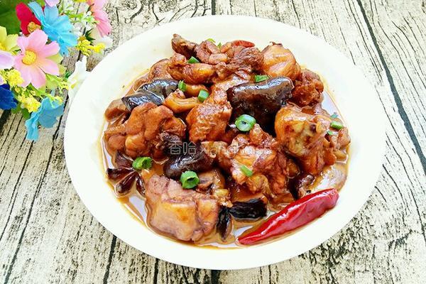 蘑菇炖鸡块的做法图解11