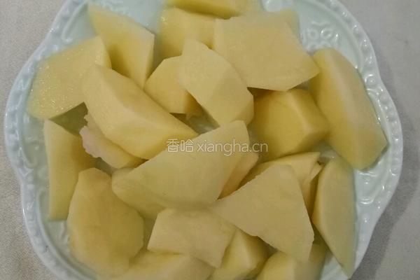 虾炖土豆的做法图解2