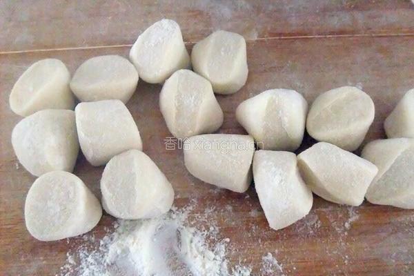 猪肉芹菜饺子馅的做法图解6