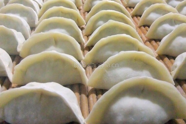 猪肉芹菜饺子馅的做法图解8
