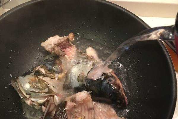 鱼头番茄汤的做法图解9