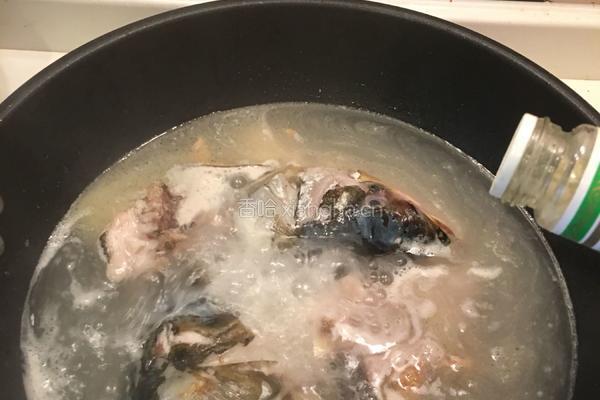 鱼头番茄汤的做法图解10