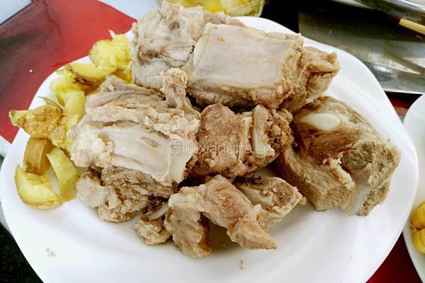 玉米排骨胡萝卜汤的做法图解3