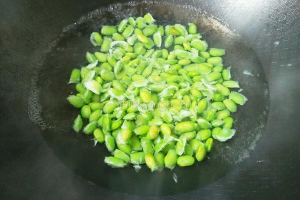 黄豆炒青椒的做法图解3