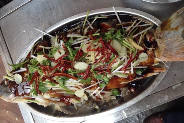 油泼鲤鱼的做法图解4