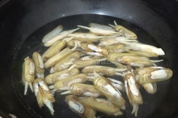 麻辣葱油蛏子的做法图解3