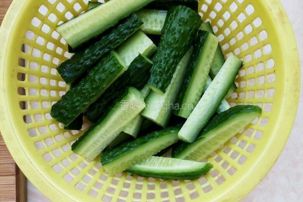 酱黄瓜头的做法图解1