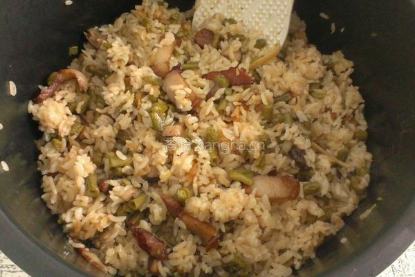 腊肉豆角焖饭的做法图解13