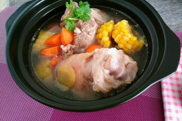 胡萝卜玉米骨头汤的做法图解9