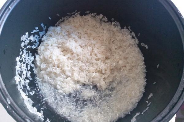 香菇鸡肉饭的做法图解4