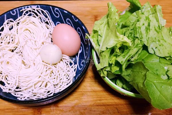 清汤面条的做法图解1