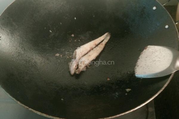 沙丁鱼粥的做法图解2
