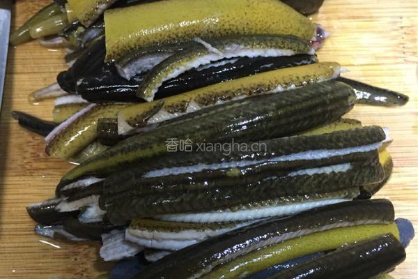 韭黄鳝鱼的做法图解2