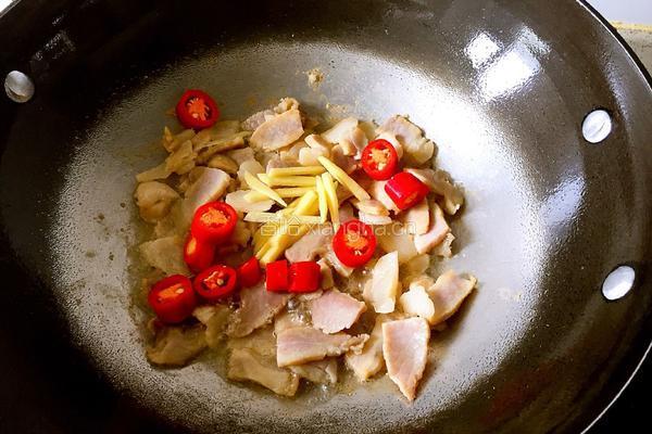 蒜台炒腊肉的做法图解6
